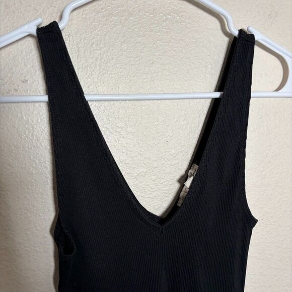 Express One Eleven Tank Top Women's Small Black Ribbed V-Neck Sleeveless - Picture 3 of 7